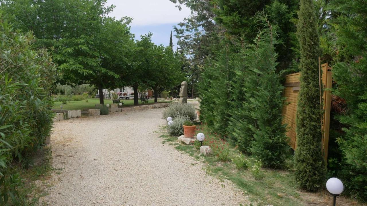 Ferienwohnung Mas Maurane - Le Bougainvillier Aux Portes D'Arles Tarascon Exterior foto
